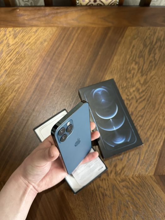 Iphone 12 pro blue