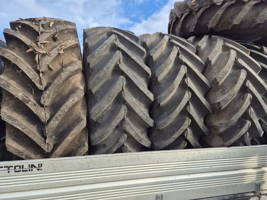 Гуми 23.1.26 чисто нови