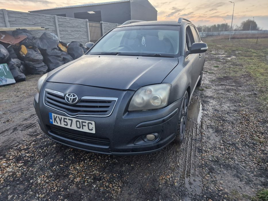 Dezmembrez Toyota Avensis T25 2.0 126 cp 1AD-FTV 2006-2009