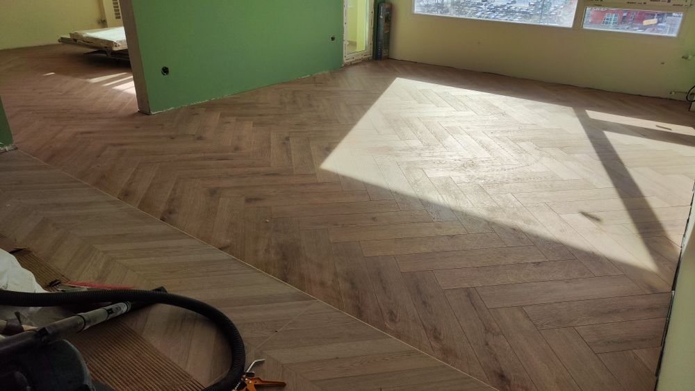 Монтаж на ламиниран ПАРКЕТ, SPC  рибена кост, шаврон