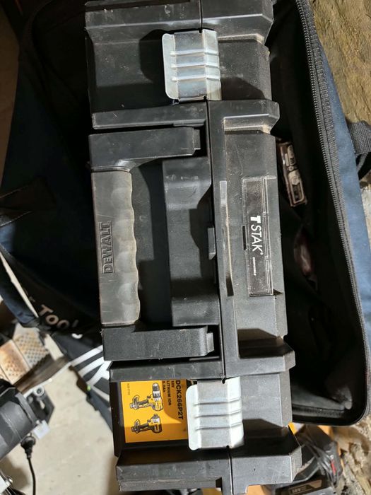 Куфари за инструменти DEWALT XR TSTAK