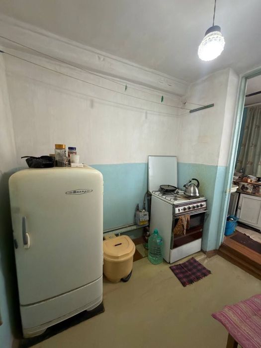 Продается 3 комнатная квартира не дорого. Этаж 4. Космос район.