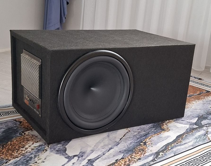 Продам сабвуфер12 дюйм Элемент 5  с усилком долбит отлично
