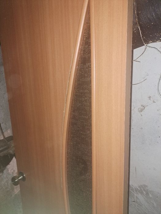 Двери межкомнатные . Продам