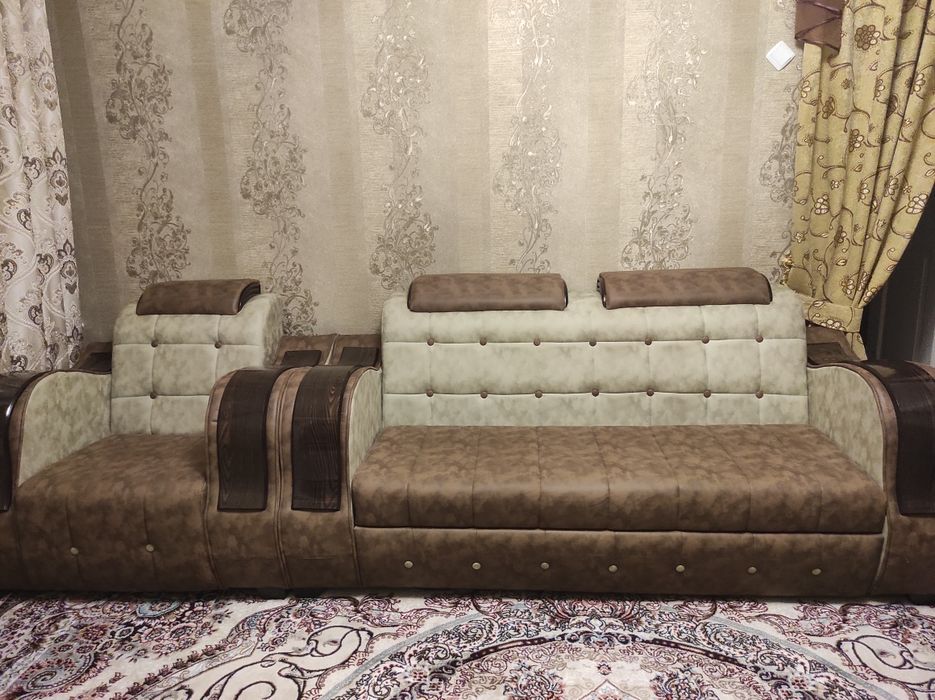 Диван и два кресла