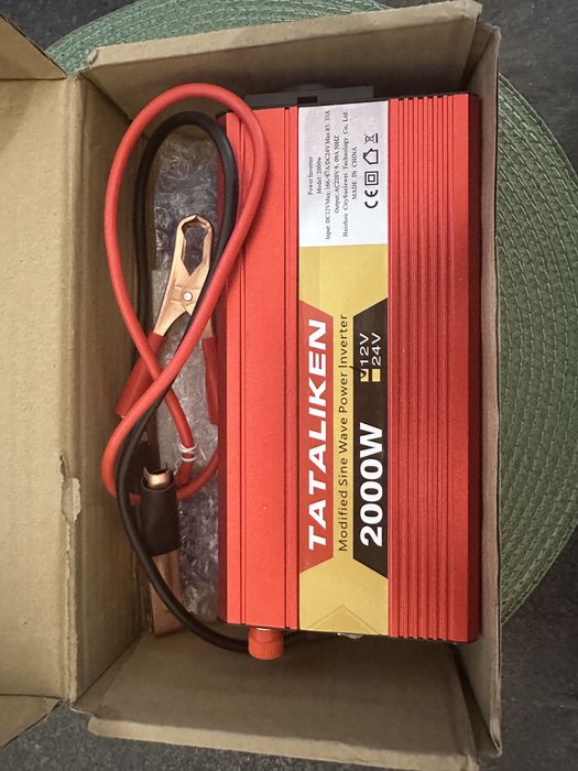 Vând invertor auto marca Tataliken, putere maximă 2000W, absolut nou, în cutia originală