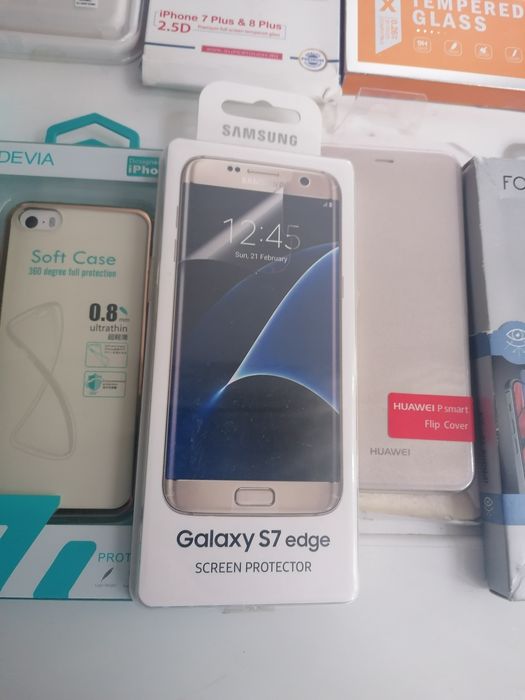 Vând Huse și folie de protecție ecran