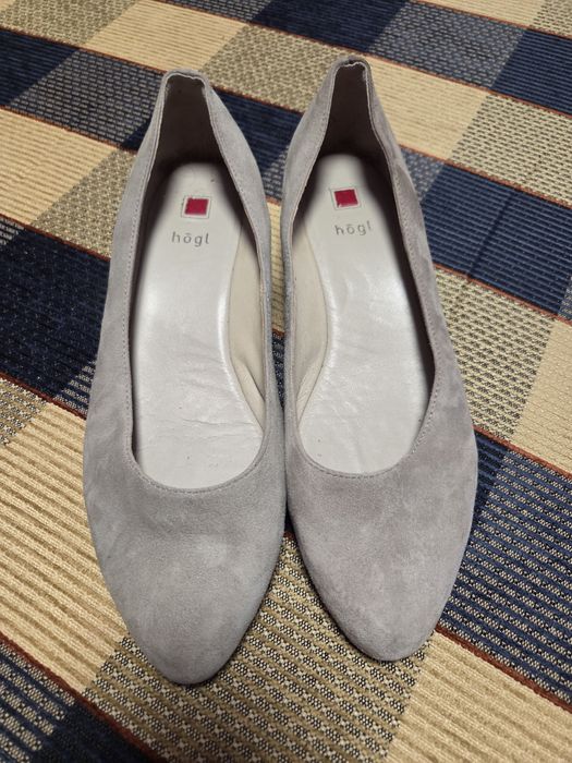 Vînd  pantofi  superbi  mărime  40