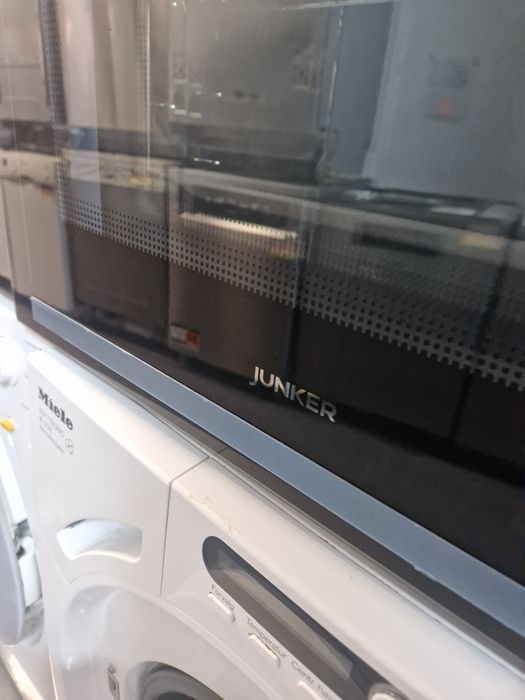Фурна за вграждане Junker 72 литра