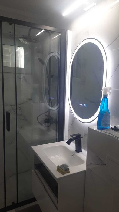 amenajari bai interioare zugraveli izolatii