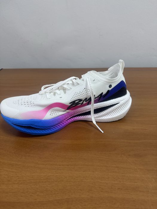 Продам Кроссовки BMAI