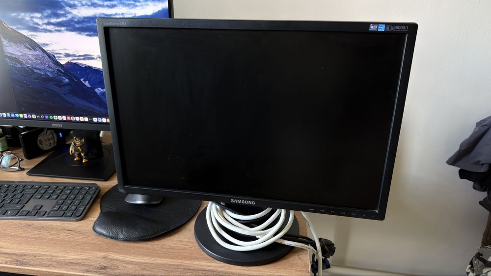 Samsung SyncMaster 2243NW 22