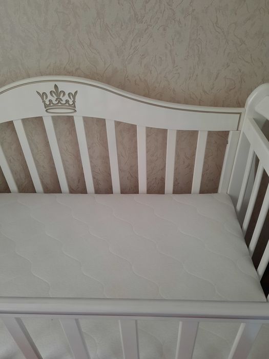 Продаётся детская кроватка