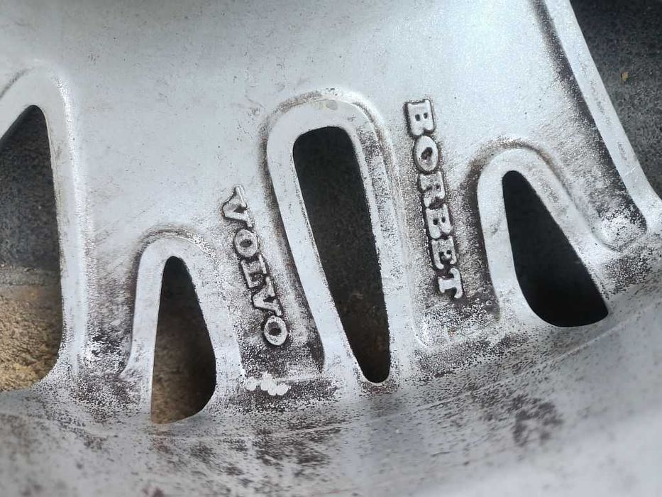 Продам оригинальные легкосплавные диски "Borbet" на Volvo Saurus .