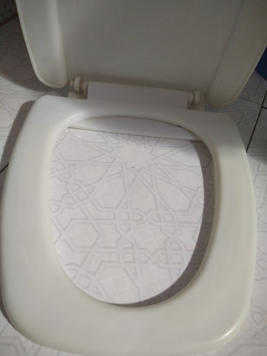 Бурынғы Унитаз кришкасы нови сатлад