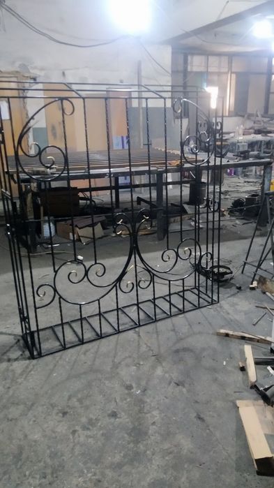 Козырьки. Окна. Решётки. Двери.