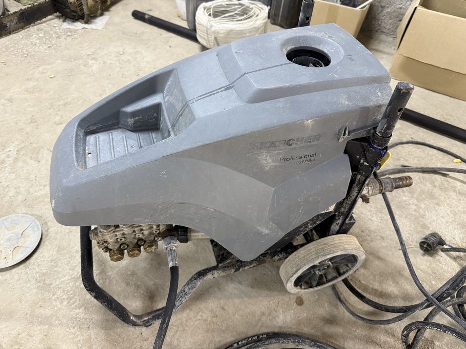 Karcher профисионалный авто мойка (трансбой)