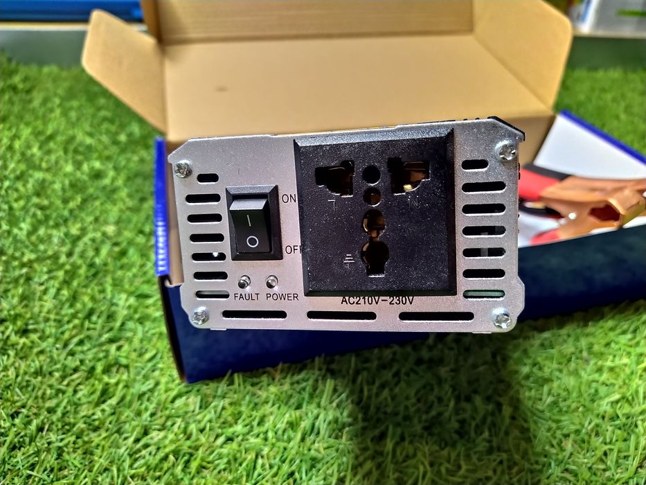 Invertor Auto 2000W 12V-230V AC, 220V  Camping, Pescuit