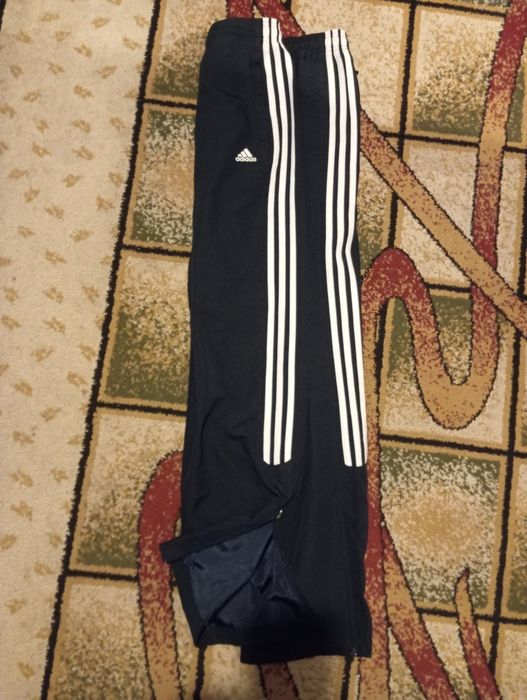 Vând trening original Adidas - mărime M