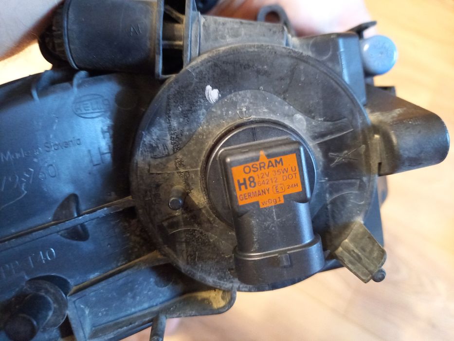 Proiectoare A4 B8 2012