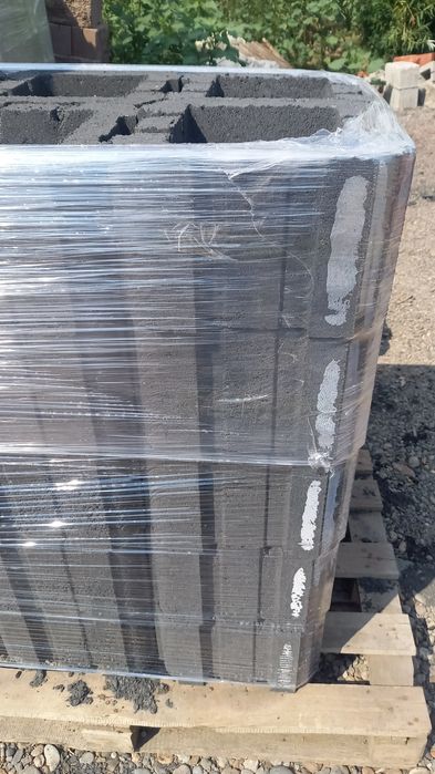 Продам тумбы для забора