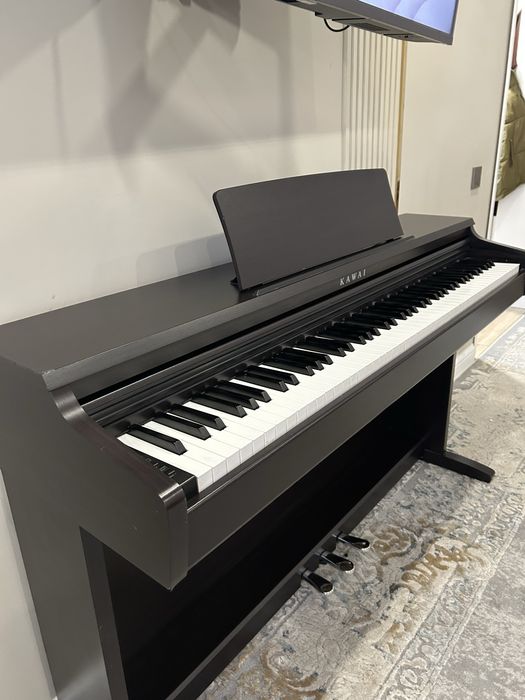 Kawai KDP 120.