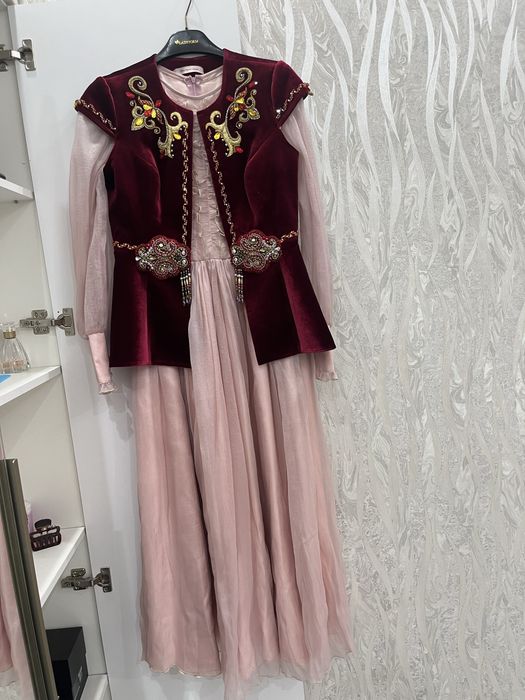 Платье розовое в пол органза