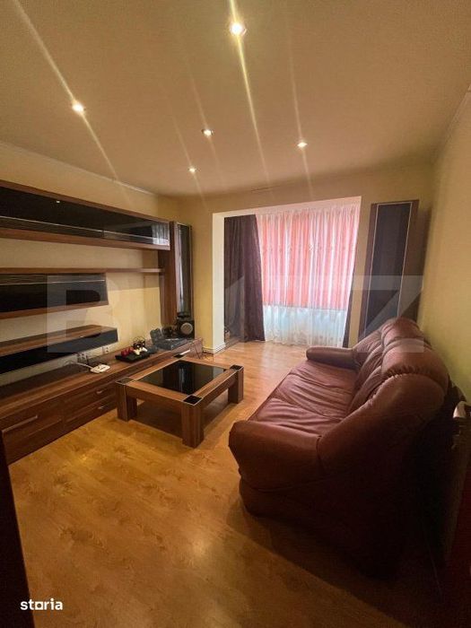 Apartament de vanzare, cu 3 camere, 51 mp, zona Campia Turzii