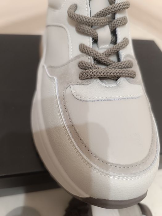 Новые кожаные кроссовки  р36