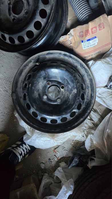 Железные диски от Шевролет кобальт или нексию