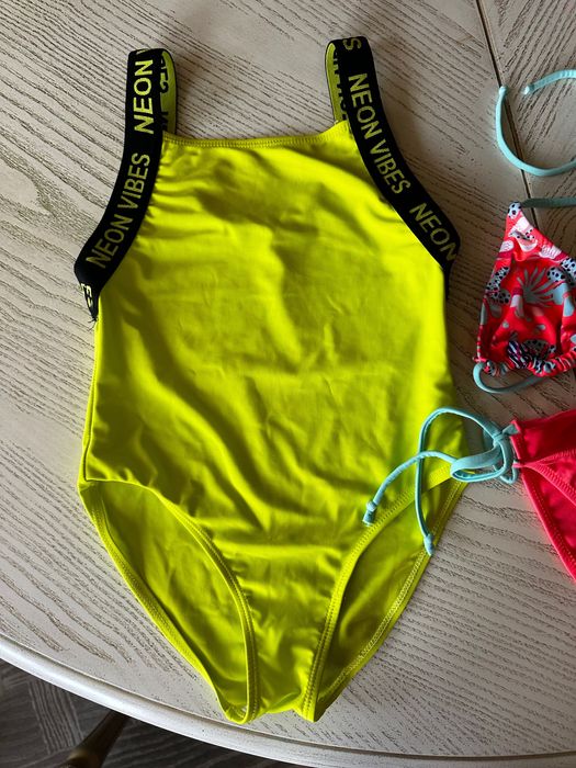 Купальники девочке на 6-8 лет