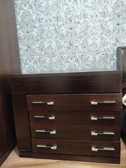 Продам спальный гарнитур