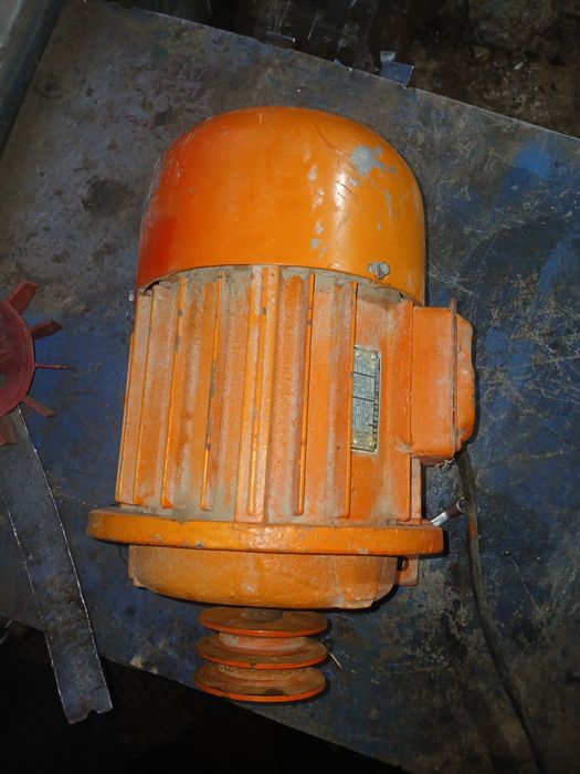 2.2 kw motor sotiladi