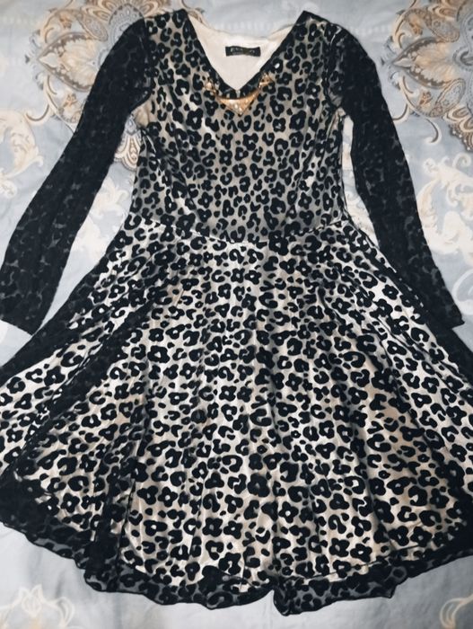 Qizlar uchun bolalar kiyimlari