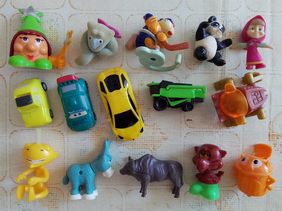 Игрушки киндер, машинки