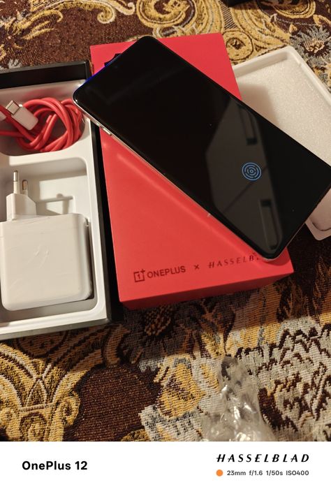 Oneplus 13 12/512 GB super telefon impecabil