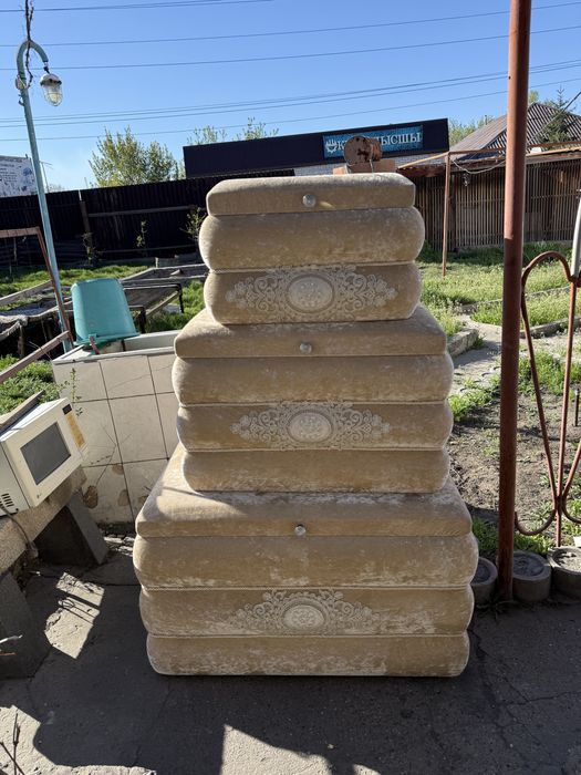 Спальная кровать