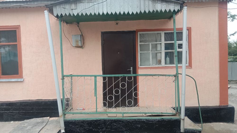 Продается дом с большим участком