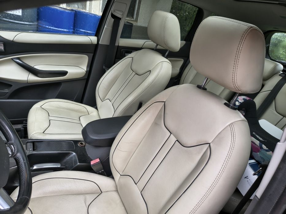 Vând Ford Kuga 4X4  MK1 cu probleme la cutia de viteze automata