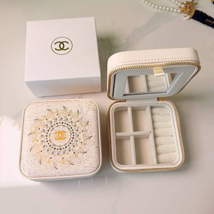 В наличии! Косметички