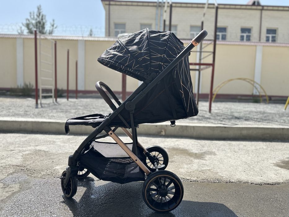 Детская коляска. Холати почти янги. Бакуват. 1 та бола учун ишлатилган