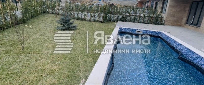 Продава се Къща в Варна, м-т Траката - 215 кв.м за 1931 €/кв.м - Снимка #1