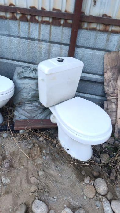 Продам унитазы в хорошем состояний