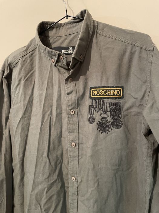 Риза на мосчино