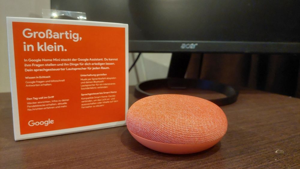 Продавам Google Home Mini! Приемам бартери.