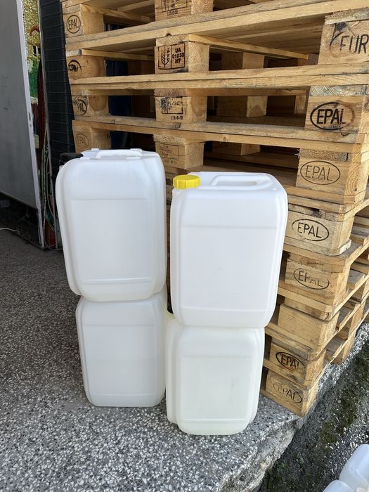 Пластмасови Туби 5л 10л 25л