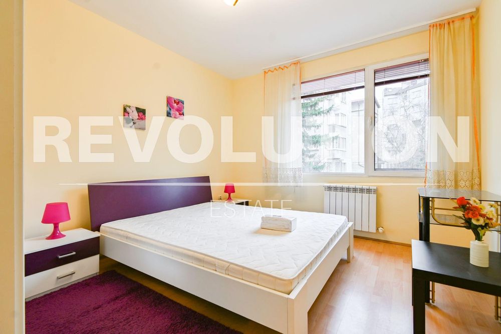 Двустаен апартамент в центъра на София.