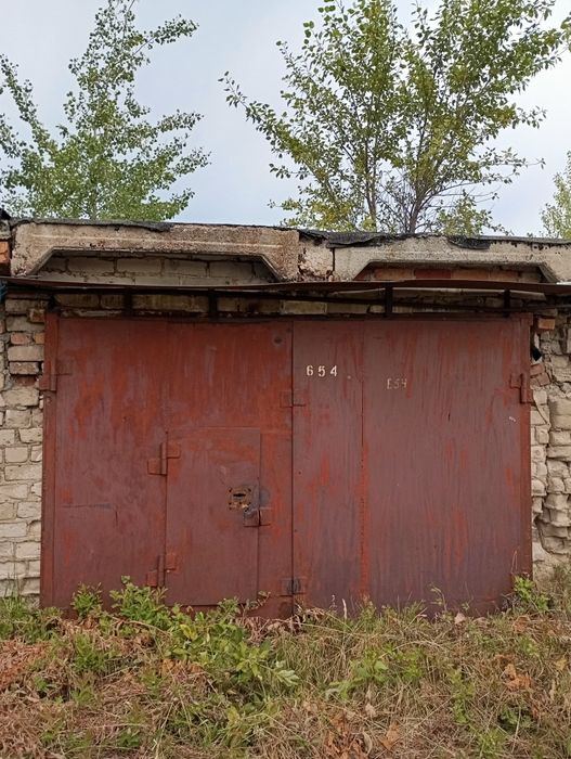 Продам гараж на сенной.