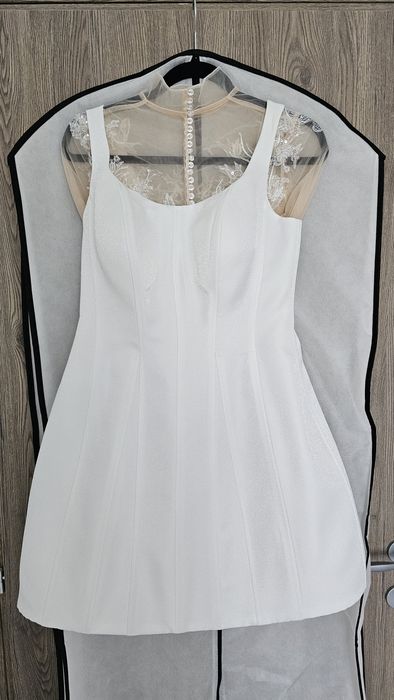 Vand rochie mireasa