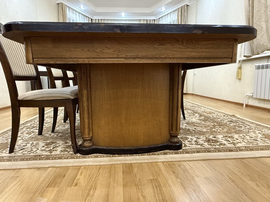 Гостевой стол и стулья